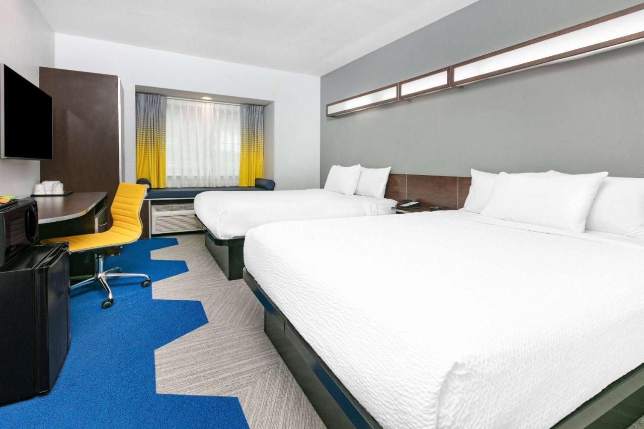 Microtel Inn & Suites By Wyndham Austin Airport Zewnętrze zdjęcie
