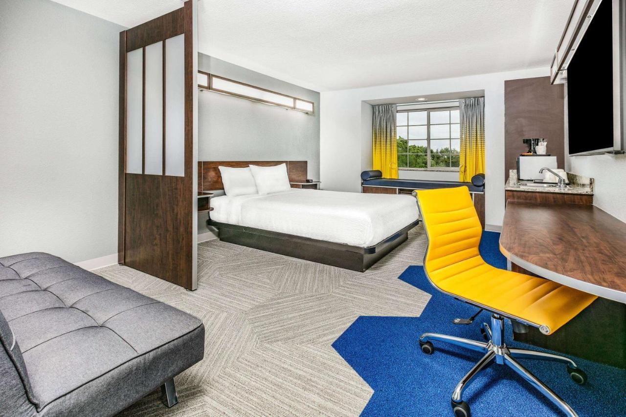 Microtel Inn & Suites By Wyndham Austin Airport Zewnętrze zdjęcie